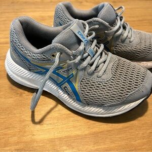 ASICS Kid's Contend 7 Grade School Running Shoes, 2.5, Sheet Rock/Electric Blue